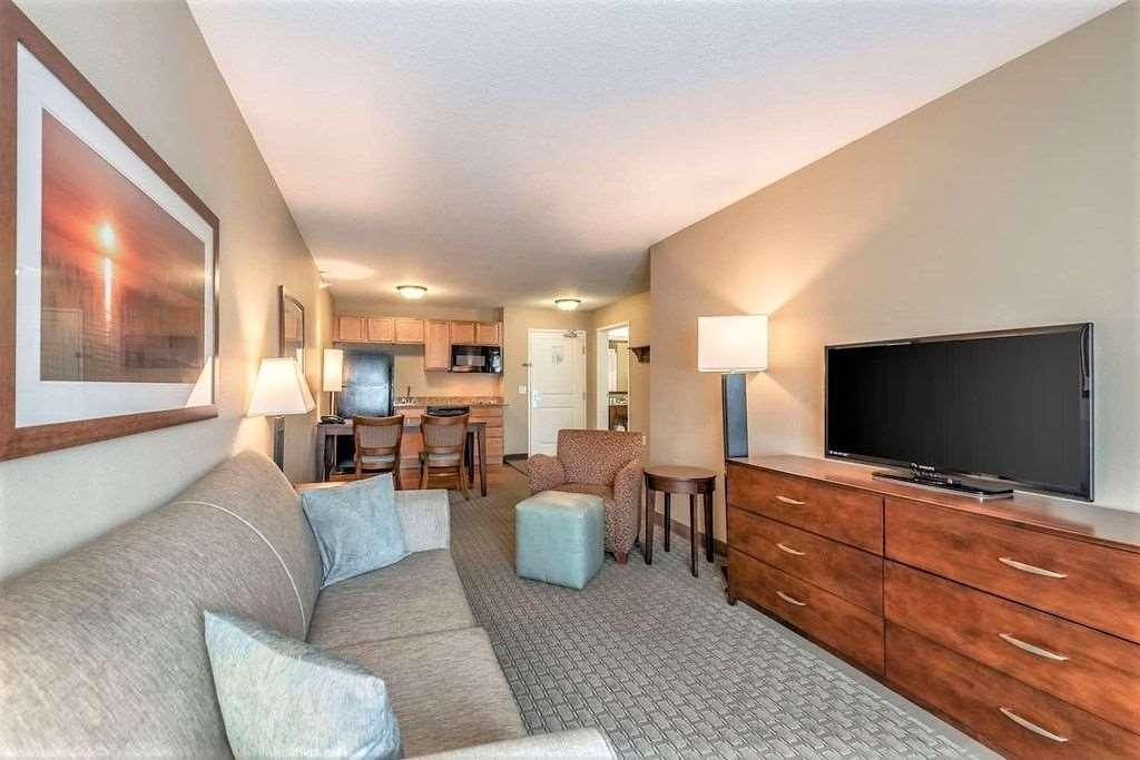Amerivu Inn And Suites - Chisago City Room photo