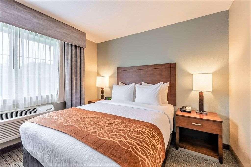 Amerivu Inn And Suites - Chisago City Room photo